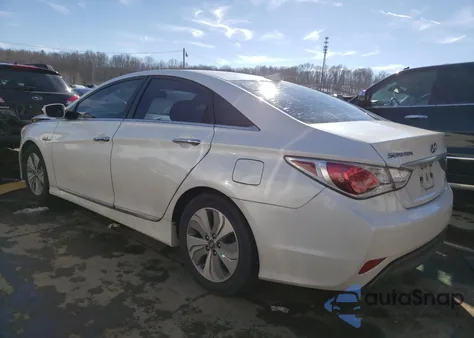 2013 Hyundai Sonata Hybrid z USA, uszkodzony, nr VIN KMHEC4A45DA097648